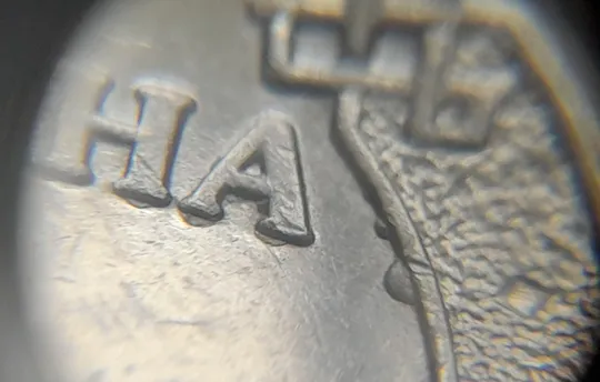 (8194) 1 гривня 2022 гарні викрошки на аверсі (1 гривна 2022 брак) Де купити