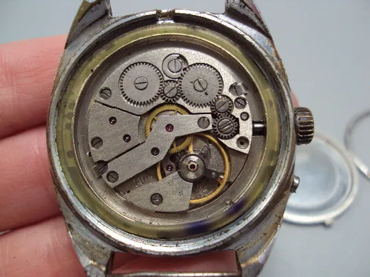 Наручные часы Слава 26 камней календарь ссср Slava 26 jewels высота 4,3 см не на ходу №15881 На торгах