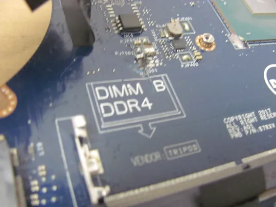 номер0178-25 материнська плата Mainboard Материнка Основна плата Системна плата Плата системи Laptop motherboard мамка ноутбучна плата SR32N i7-7820HQ CDP70 LA-E141P для Dell Latitude E5480 оригінал в Україні