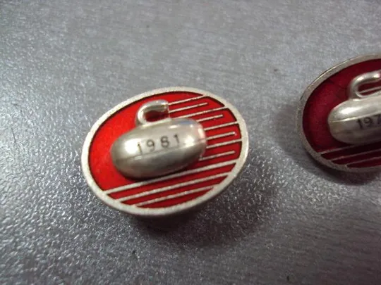 знак керлинг cc curling club 1979 1981 лот 2 шт №2867 Продаж