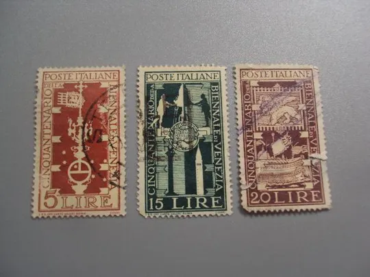 марки Италия 1949 Двухгодичная художественная выставка Венеции символы Дожей лот 3 шт гаш №2832 Ціна