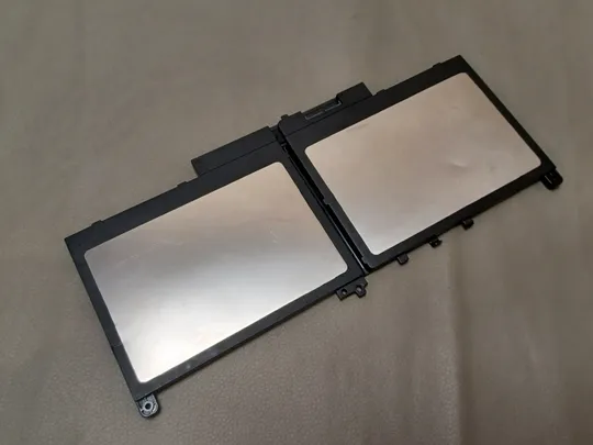 0700 акумулятор DELL J60J5 7.6V 55WH  НІМЕЧЧИНА З аукціону