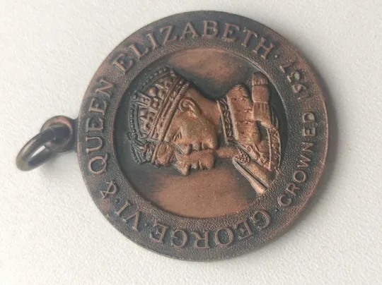1937 год медаль Елизавета 2-я и коронация ее родителей, оригинал sv295  800грн Продаж