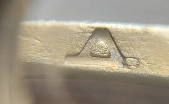 Купити (6618) 1 гривня 2005 викрошки у букві "Д" слова "ОДНА" та у 'И' слова 'ГРИВНЯ' на гурті(1 гривна 2005 брак)