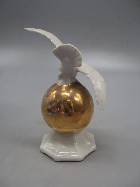 Фигура фарфор статуэтка Германия голубь на шаре птица высота 10,2 см под реставрацию №14258 Інтернет-аукціон