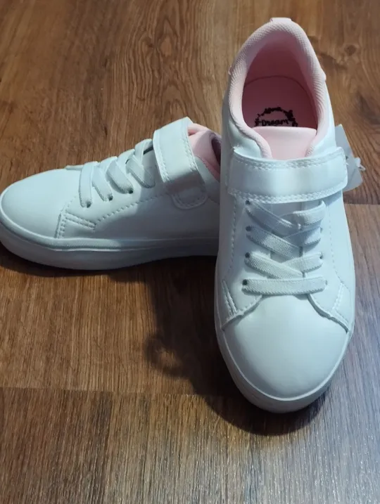 Купити Кросівки