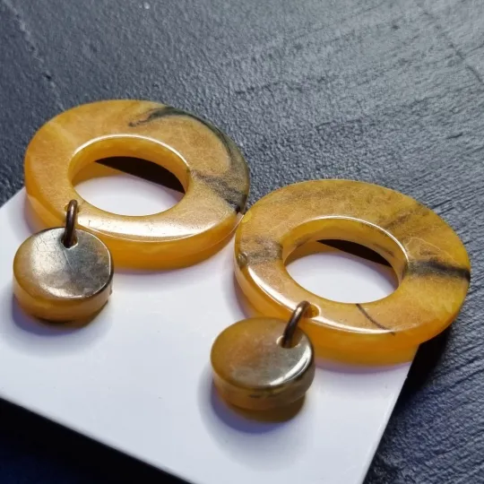 Сережки з глянцевим покриттям З аукціону