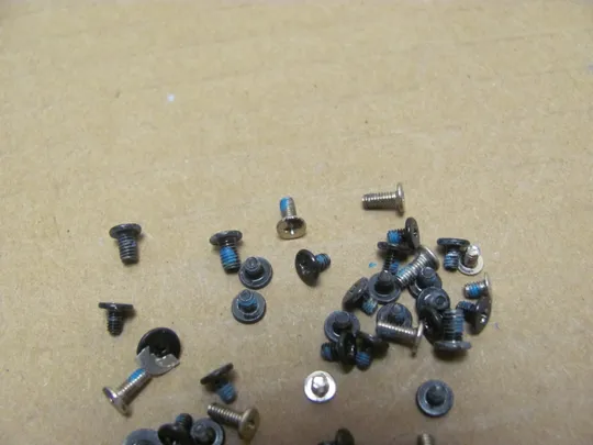 номер0945-4 комплектуюче гвинти для MSI GP73 GP73M MS-17C5 MS-17C6  8RE 8RFоригінал Продаж