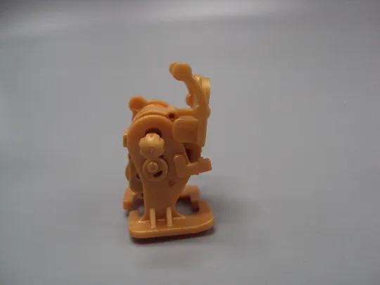 Фигурка киндер сюрприз VD203А Ferrero Robot Oro механический робот (заводится и ходит) №18606л Характеристики