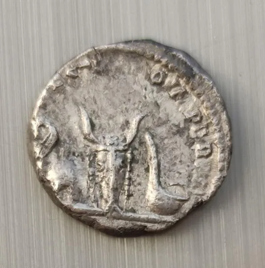 Монета Рима-Предметы предсказателя будущего в Древнем Риме-авгура, серебро, 205 год н.э. sg771 Де купити