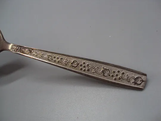 Столовые приборы чайная ложка нерж узор виноград листья листочки нержавейка длина 14,5 см №18630в З аукціону