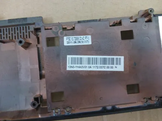 №330-1 Кришка дно піддон корпуса 13N0-YHA0V01 для MEDION X6816 X6815 оригінал З аукціону