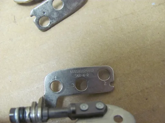 номер0927-8 петлі для ноутбука Механізм кріплення екрана Петлі дисплея екрану З'єднувальні елементи Шарніри 6055B0026602 6055B0028701 для HP EliteBook 840 740 745 G1 G2 ZBOOK 14 G2 оригінал Де купити