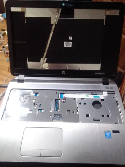 фото, ноутбук hp   стан на фото.не включається. куплений на аукціоні з европи.