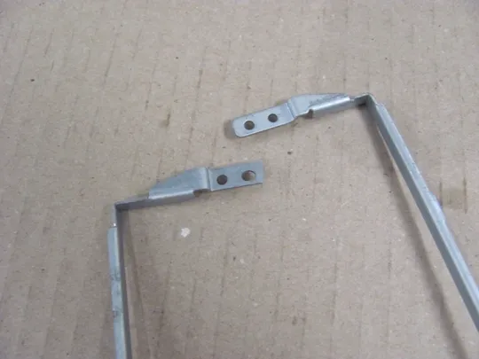 номер0028-1 кріплення Фіксатор Скоби Закріплювач Механізм з'єднання fastening з петлями AM154000B00  для Acer Aspire E5-511 E5-521 E5-531 E5-551 E5-571 E5-572 Ek-571 V3-532 V3-572, Extensa 2509 2510, TravelMate P256-M P256-MG оригінал Недорого