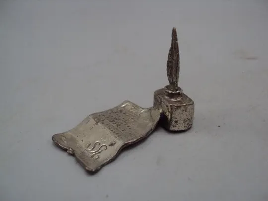 Фигура миниатюра статуэтка письмо перо с письмом серебро 800 проба вес 6,52 г высота 2,7 см №36 Недорого