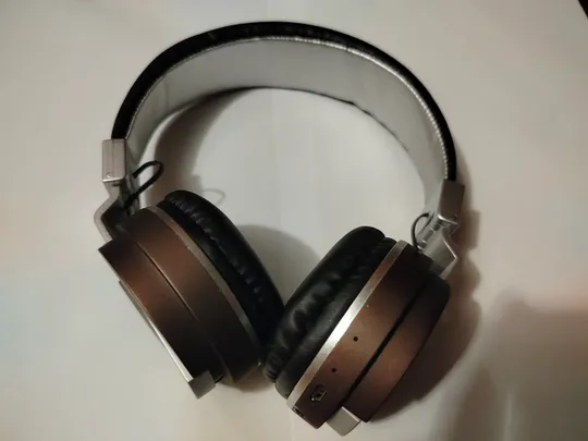Бездротові навушники JBL Wireless Super Bass bluetooth v68 коричневі З аукціону