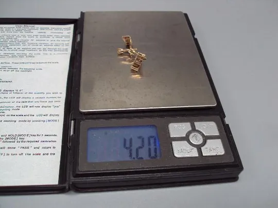 Серьги с закруткой золото клеймо 583 проба герб Украина 9КЯ камни фианит вес 4,2 г №14715 З аукціону