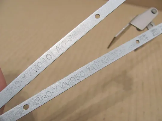 484-6 кріплення з петлями 13N0-YVM0501 для MEDION P6816 E6228 E7222 P7815 DNS A17HC оригінал Характеристики