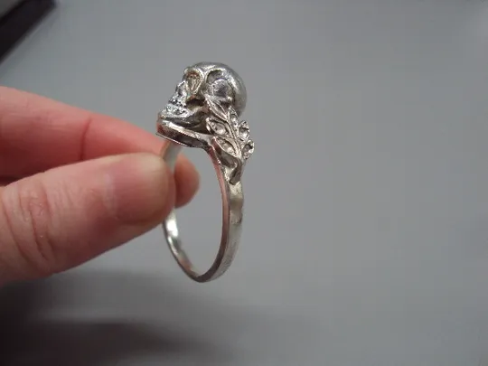 Мужское кольцо череп и листья листочки перстень серебро Украина вес 11,86 г 23 размер №15755 Де купити