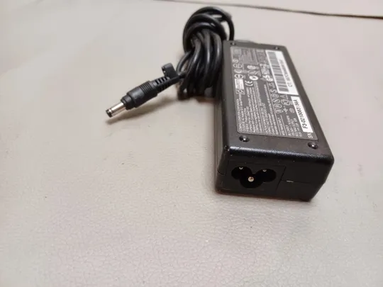 0637 адаптер живлення  COMPAQ PPP009H 18.5V 3.5A 65W НІМЕЧЧИНА З аукціону