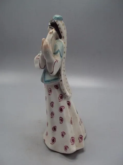 Фигура фарфор Киев девушка азербайджанка с бубном Восточный Азербайджанский танец 21,3 см №13918 Недорого