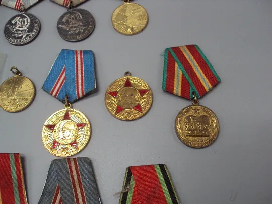 Медаль ветеран труда доблестный труд 60, 70, 30, 20 лет победы 50 лет ВВС лот 13 шт №17873 Де купити