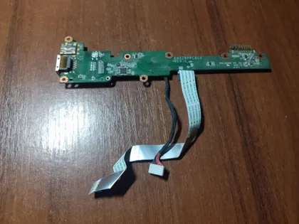 фото, SATA розєм жорсткого диска для ноутбука Acer Aspire V5-573, V5-572, V5-551 в робочому стані.