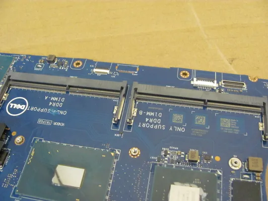 номер0917-4 материнська плата Mainboard,Материнка,Основна плата,Системна плата,Плата системи,Laptop motherboard,мамка,ноутбучна плата AAM00 LA-C361P  SR2FU i7-6820HQ для  Dell Precision 5510, XPS 15 9550  оригінал Характеристики