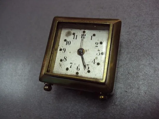 Купити Настольные часы будильник размер 5,6 х 5 см (№167)