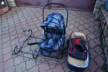 фото, коляска №6 универсальная детская новая неполная комплектация колес нет