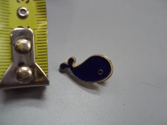 Значок пін синій кит знак брошка №18437 Ціна