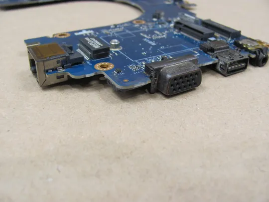 638-14 материнська плата SR33Z  i7-7600U  CDM70 LA-E081P  для  Dell Latitude E5480 оригінал Де купити