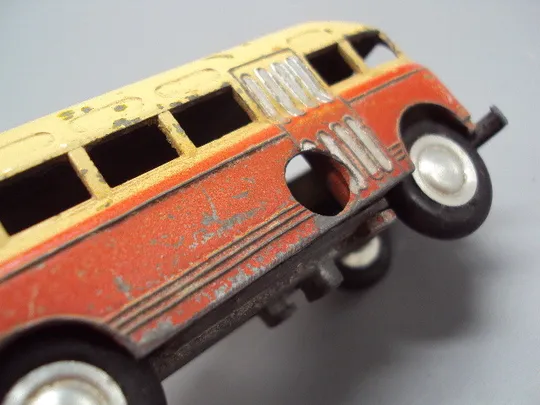 Модель машинка бус ЗИС-155 или ЗИС-154 автобус транспорт 50-е года заводная металл 4,5х12 см №15601 На торгах