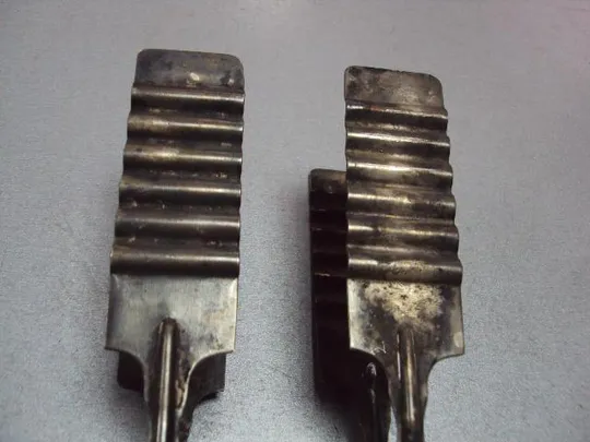 Купити Щипцы мнц для пирожков Кольчугино 0.70 коп длина 23 см лот 2 шт №11319