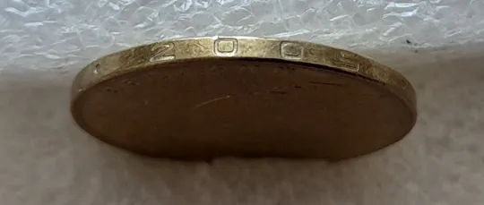 (8209) 1 гривня 2005 розколи на реверсі у буквах ВЕЛИКИЙ (1 гривна 2005 брак, тріщина штемпеля) Недорого