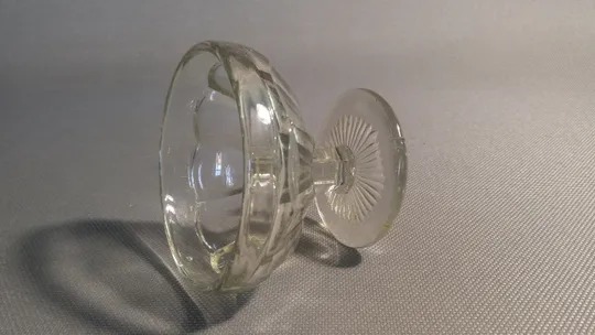 Ваза цукерниця креманка на ніжці міні прозоре радянське скло Вживане Інструкція