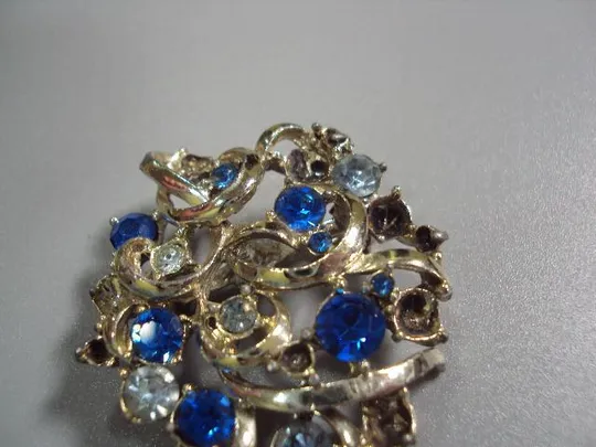 Бижутерия брошка брошь ажурная 4 см (нет несколько камушков) №10856 Характеристики