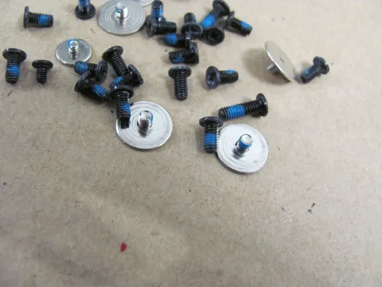 681-23 комплектуюче гвинти  для DELL Inspiron 17 5748 оригінал З аукціону