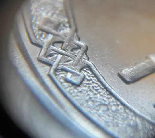 (7206) 1 гривня 2022 викрошки на аверсі, напливи металу на елементах зображення (1 гривна 2022 брак) Інтернет-аукціон