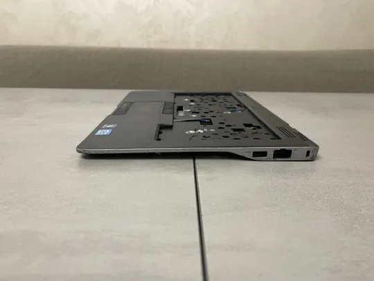 Dell Latitude e6430u: корпус, топкейс, верхня частина корпусу, кришка клавіатури, Palmrest ,сервісна кришка Де купити