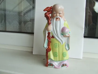 фото, Фарфор Шусин с персиком и палкой старая раз . 22 х 11 см. Азия.