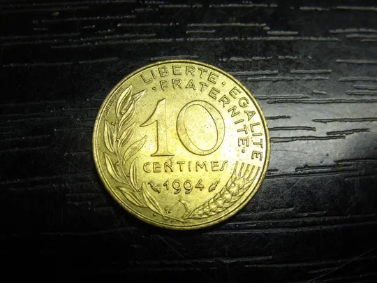 10 сантимів Франція 1994 рибка Ціна