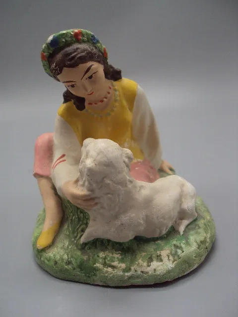 Фигура гипс статуэтка девушка и ягненок овечка украинка с ягненком овечкой высота 11,5 см №15607МЯ З аукціону