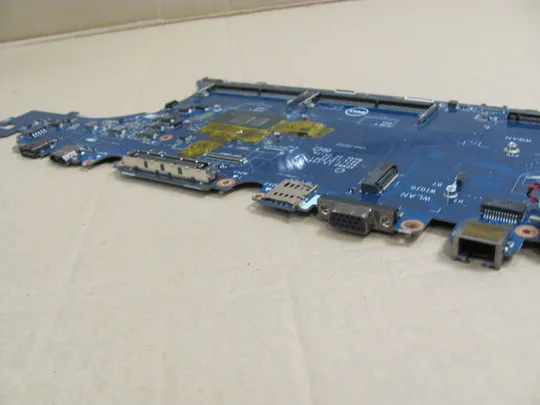 584-25 материнська плата РОБОЧА ADM80 LA-C641P SR2F0  i5-6300U  для Dell  LATITUDE E5570 оригінал Продаж