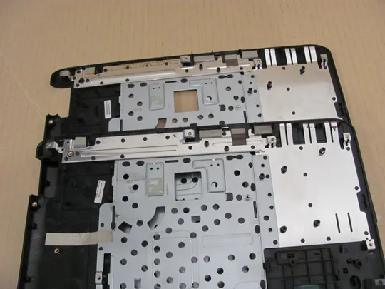 470-2 Кришка панель палмрест та тачпад 60.4N011.011 для MEDION P7624 оригінал Де купити