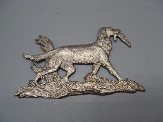Декоративная накладка охота собака с уткой птицей в зубах металл размер 10 х 6 см (№1790) №13546 Ціна