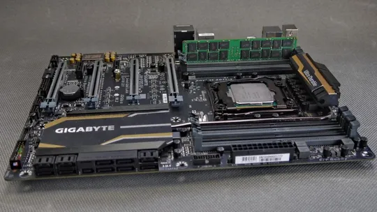 материнская плата Gigabyte GA-X99P-SLI Ultra Durable (s2011-3, Intel X99, 4x PCI-Ex 16) Продаж