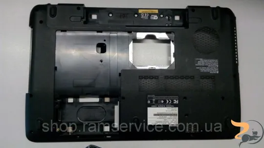 Нижня частина корпуса для ноутбука Toshiba Satelite L670D-13T, б/в Ціна