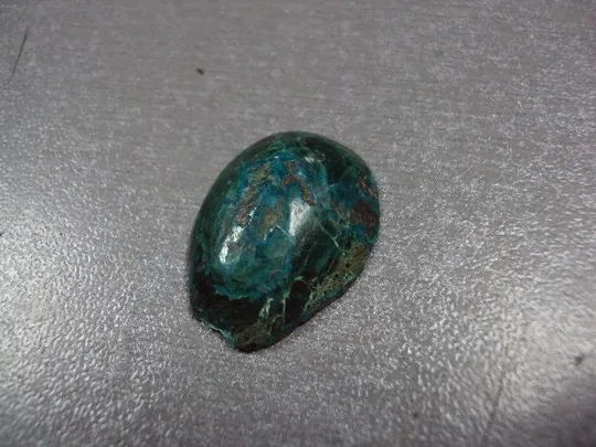 Камень хризоколл зеленый для ювелирных изделий вес 2,3 г 6 х 24 х 18 мм №13272 Ціна